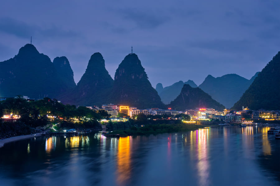 paisaje de noche en Yangshuo, china